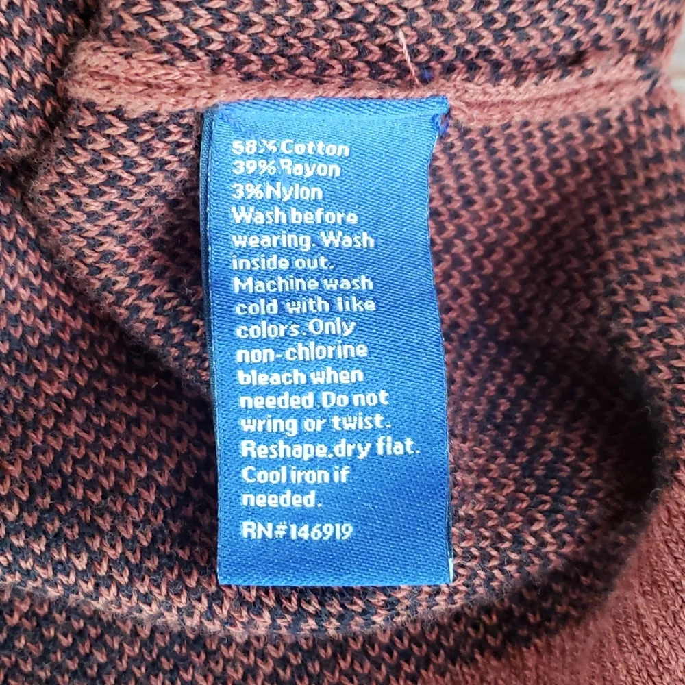 EUC Apt. 9 Rust Orange black houndstooth pattern soft knit V neck sweater Medium - Picture 7 of 7
